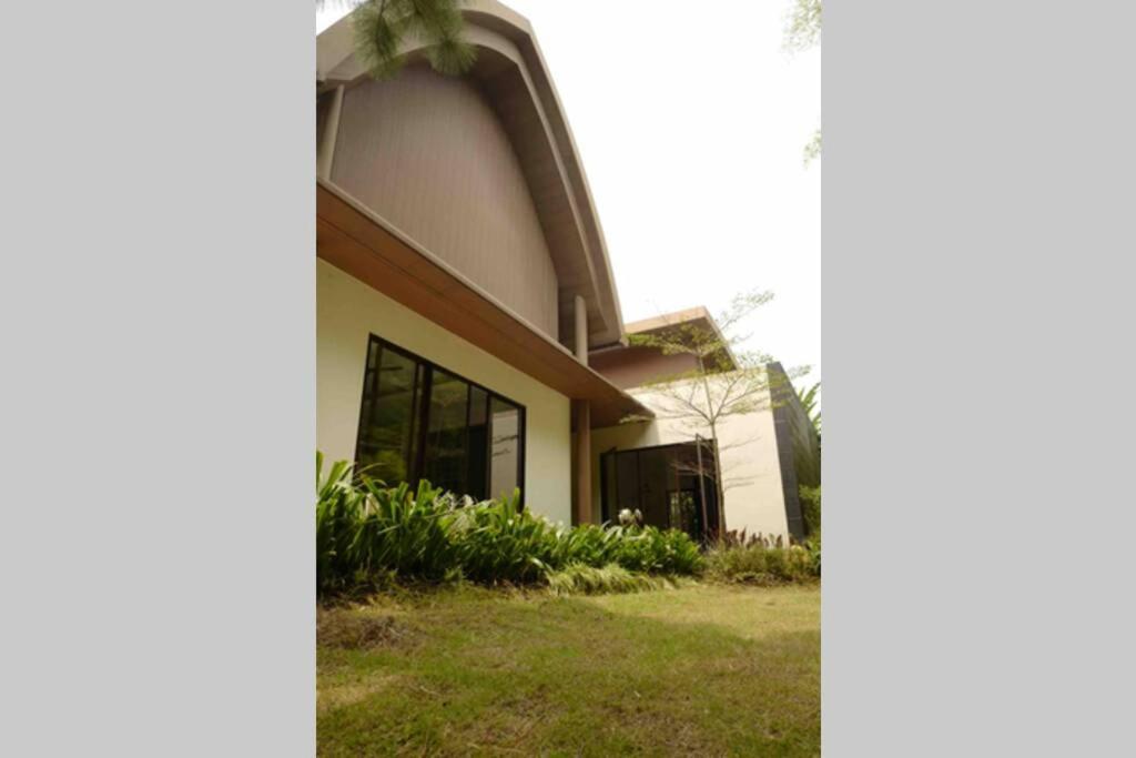 The Pines Vimala Hills Villa Bogor Exterior photo